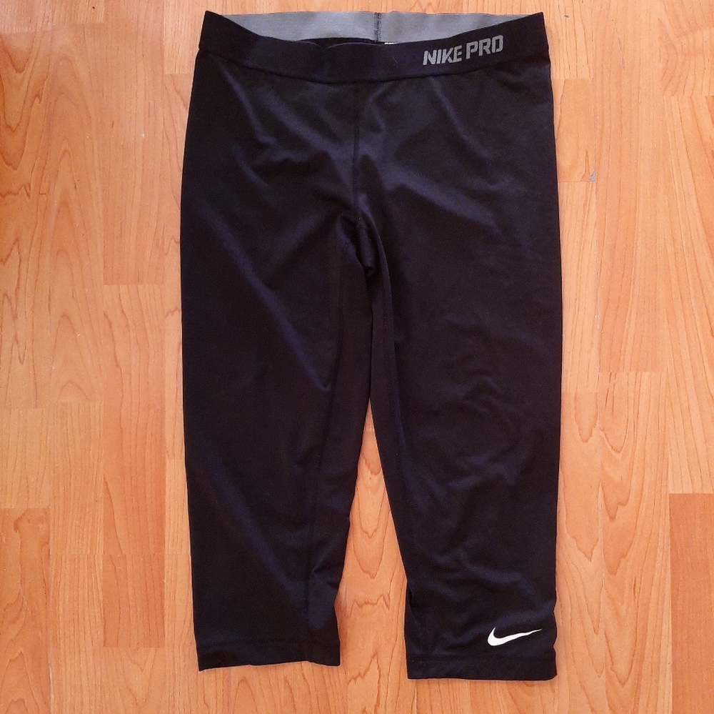 Nike Pro Capris Dri Fit Med.